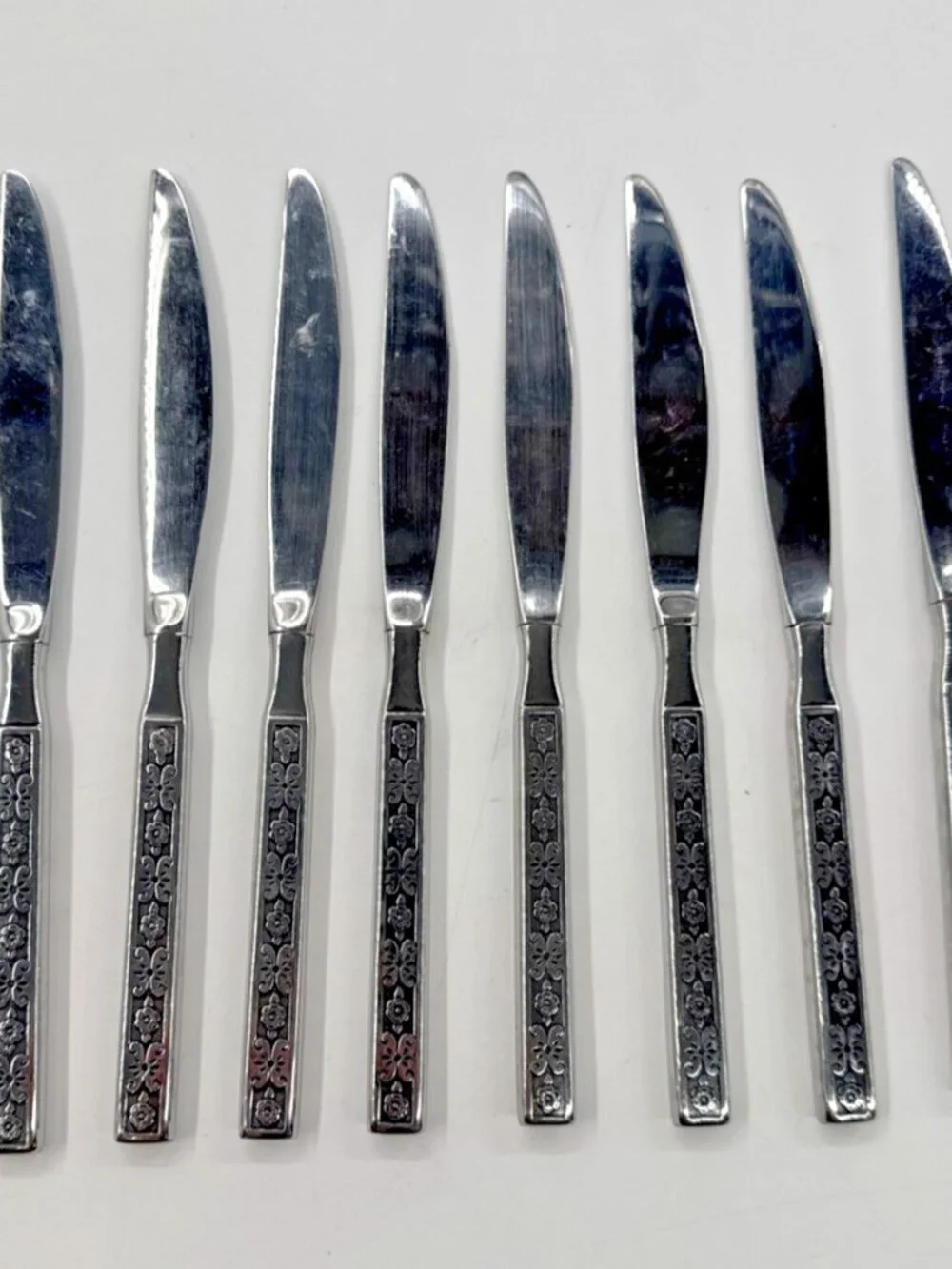 Oneida Distinction Deluxe CAPRI Dinner Knives Set of 8 Stainless Steel Floral HH
